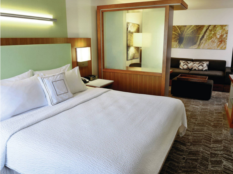 800 x 600px King Bed