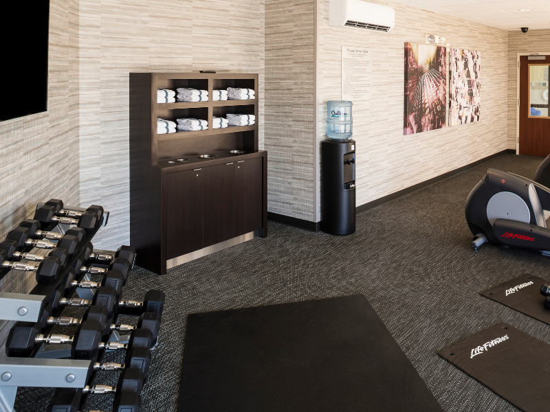 800x 600 px Fitness Center 2
