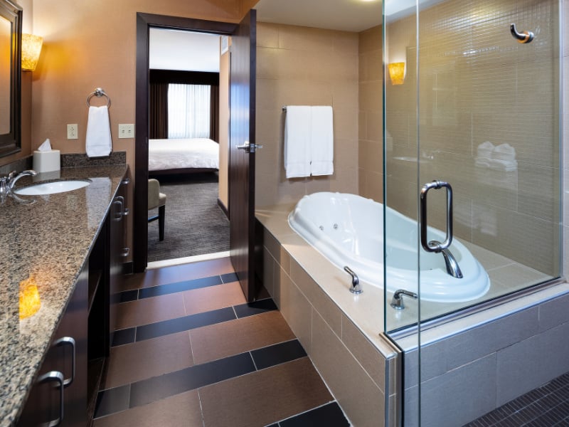 HGI Suite Bathroom 800x 600