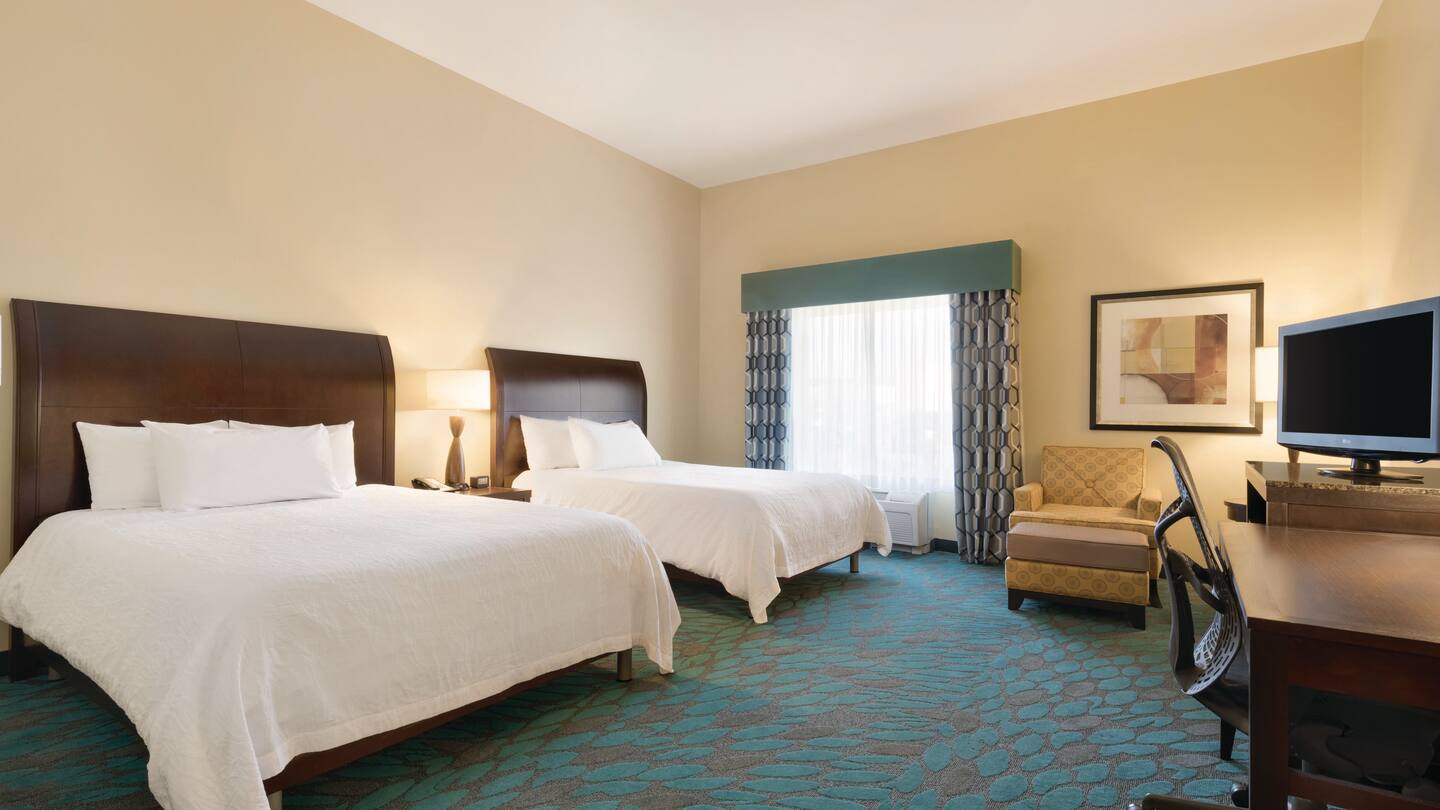 hilton-garden-inn-fargo-double-queen-accessible-1034297
