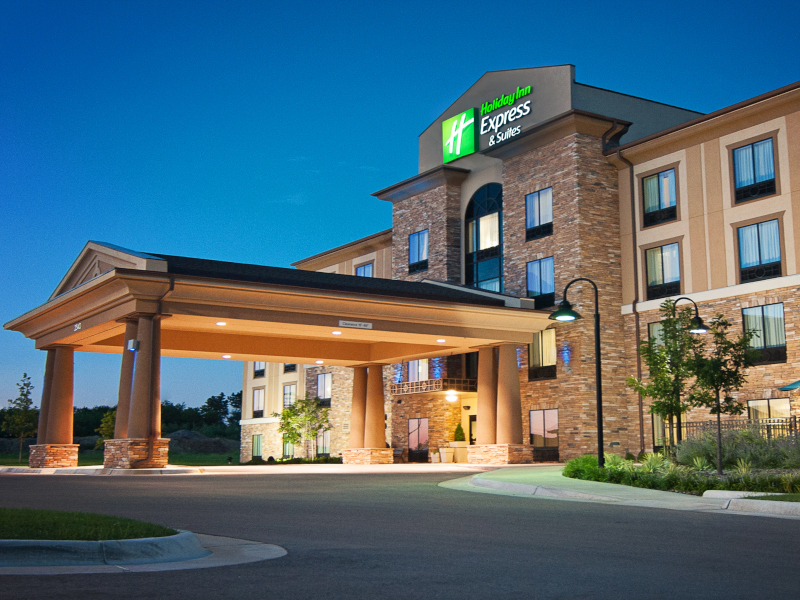 Holiday Inn Express & Suites Wichita Northeast